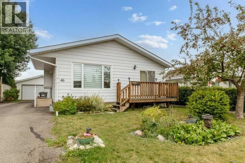 46 Meadowview Close, Sylvan Lake, Alberta, T4S1H9, Sylvan Lake, Alberta — photo 1 of 5