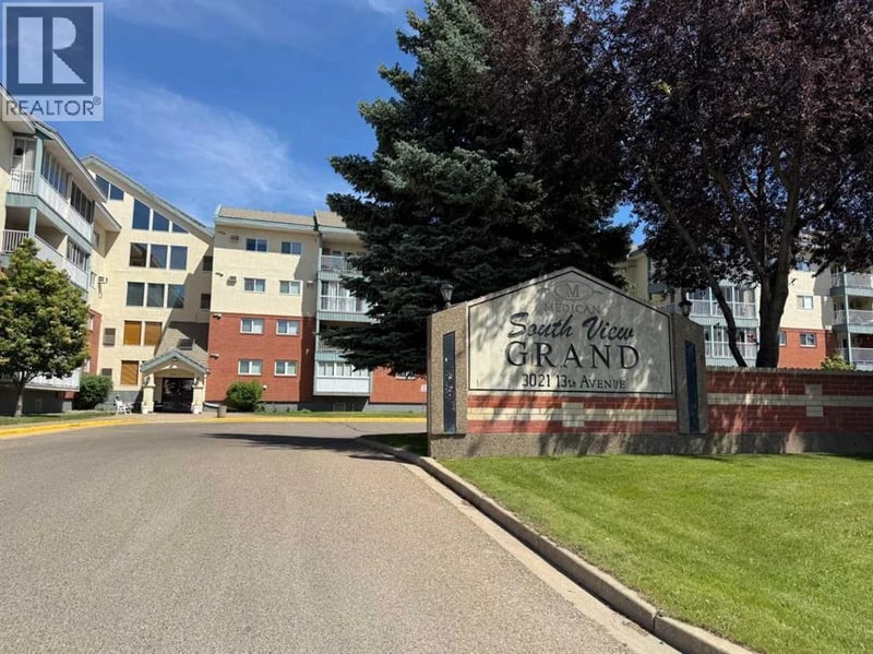 3021 13 Avenue Southeast, Medicine Hat, Alberta, T1B4E2, Medicine Hat, Alberta — photo 1 of 5