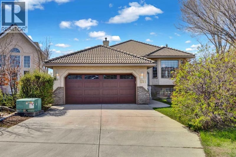 531 Sierra Morena Court Southwest, Calgary, Alberta, T3H3C2, Calgary, Alberta — photo 1 of 5