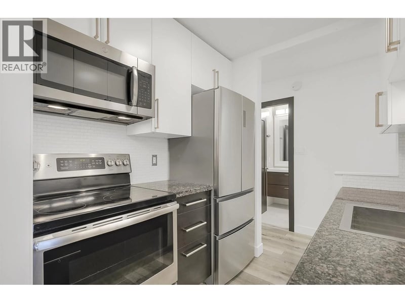 #302 170 3RD Street, North Vancouver, British Columbia, V7L1E6, North Vancouver, British Columbia — photo 1 of 5