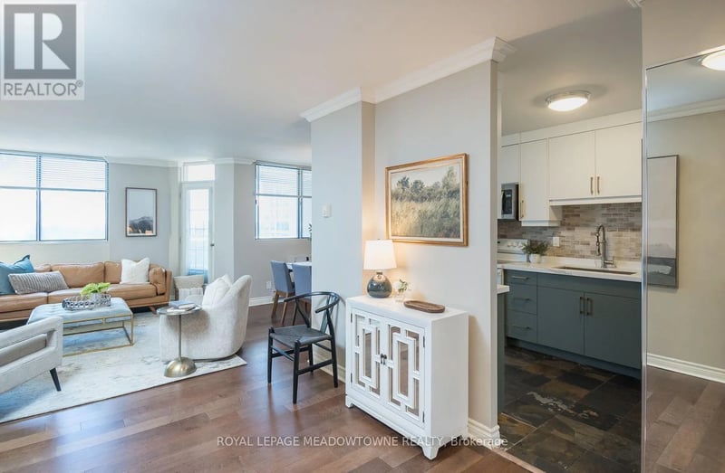 #704 81 Millside Drive, Milton (OM Old Milton), Ontario, L9T3X4, Milton (OM Old Milton), Ontario — photo 1 of 5