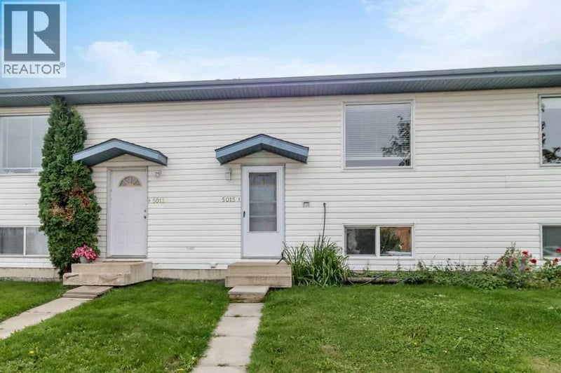 5015 48 Avenue, Sylvan Lake, Alberta, T4S1X6, Sylvan Lake, Alberta — photo 1 of 5