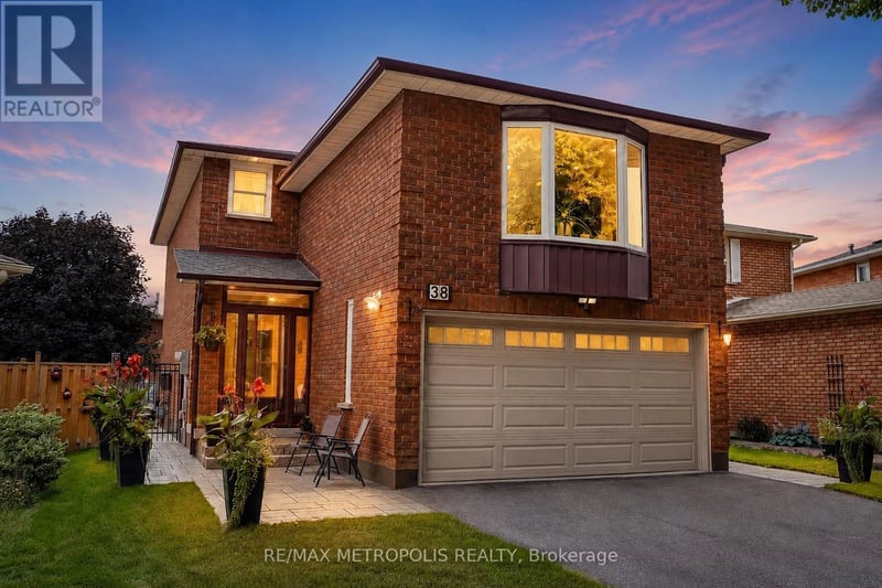 38 Langholm Court, Brampton (Heart Lake West), Ontario, L6Z2X9, Brampton (Heart Lake West), Ontario — photo 1 of 5