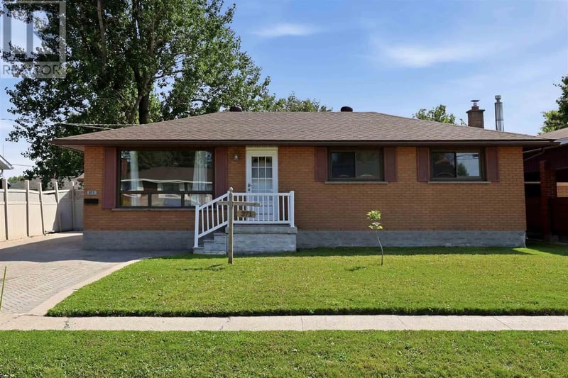 371 Doncaster RD, Sault Ste. Marie, Ontario, P6C2V1, Sault Ste. Marie, Ontario — photo 1 of 5