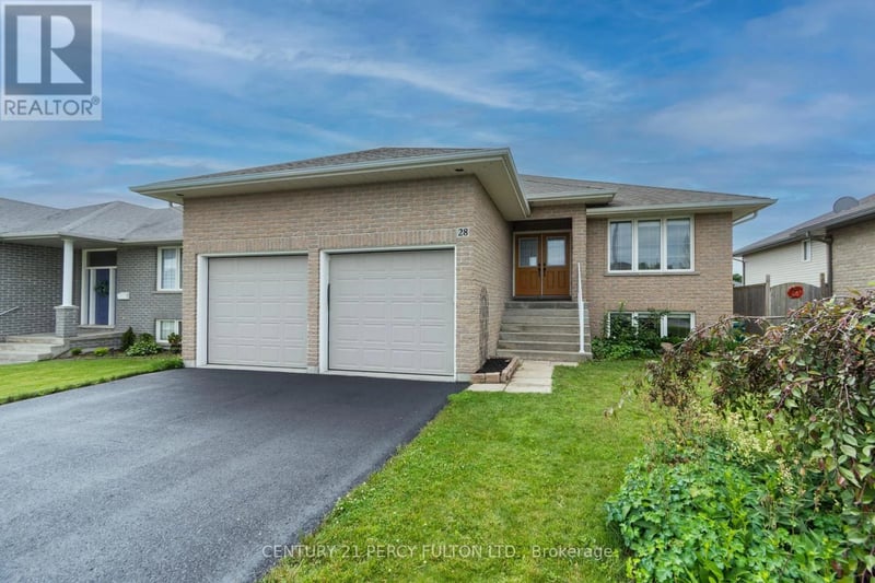 28 Freedom Crescent, Quinte West (Sidney Ward), Ontario, K8V0C1, Quinte West (Sidney Ward), Ontario — photo 1 of 5