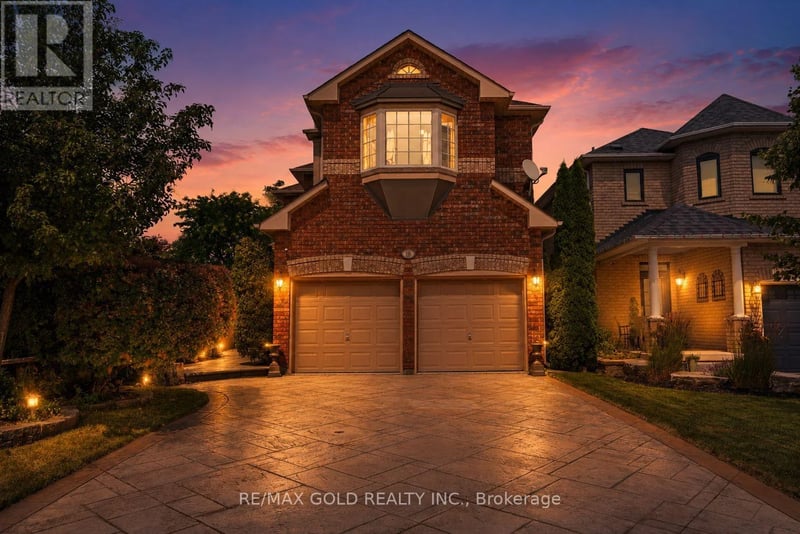 18 Sundridge Street, Brampton (Snelgrove), Ontario, L7A1L3, Brampton (Snelgrove), Ontario — photo 1 of 5