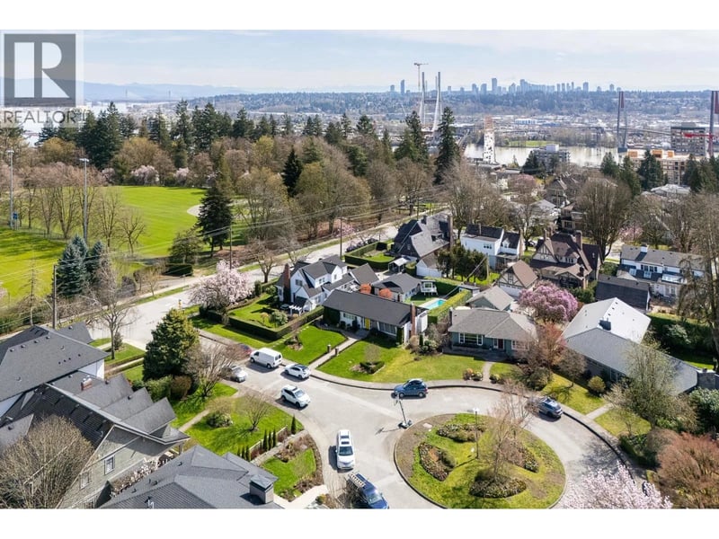 106 COLLEGE Court, New Westminster, British Columbia, V3L1K9, New Westminster, British Columbia — photo 1 of 5