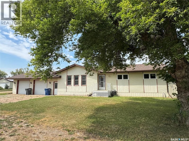 118 Main STREET, Sintaluta, Saskatchewan, S0G4N0, Sintaluta, Saskatchewan — photo 1 of 5
