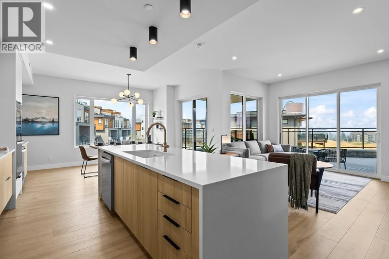 #103 75 Predator Ridge Drive, Vernon, British Columbia, V1H1G4, Vernon, British Columbia — photo 1 of 5