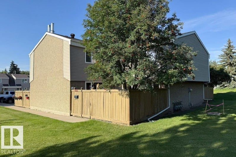 14835B Riverbend Road NW, Edmonton, Alberta, T6H5A9, Edmonton, Alberta — photo 1 of 5