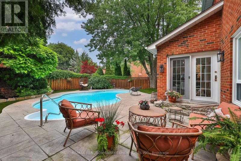 4 Hashbury Place, Markham (Thornlea), Ontario, L3T7H4, Markham (Thornlea), Ontario — photo 1 of 5