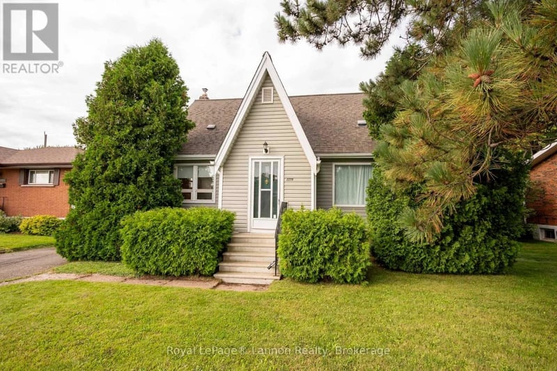 2219 Arthur Street East, Thunder Bay (Edgewater Park), Ontario, P7E5P3, Thunder Bay (Edgewater Park), Ontario — photo 1 of 5