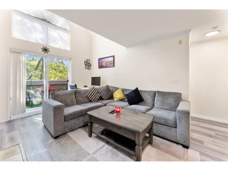 #406 12155 75A Avenue, Surrey, British Columbia, V3W1B9, Surrey, British Columbia — photo 1 of 5