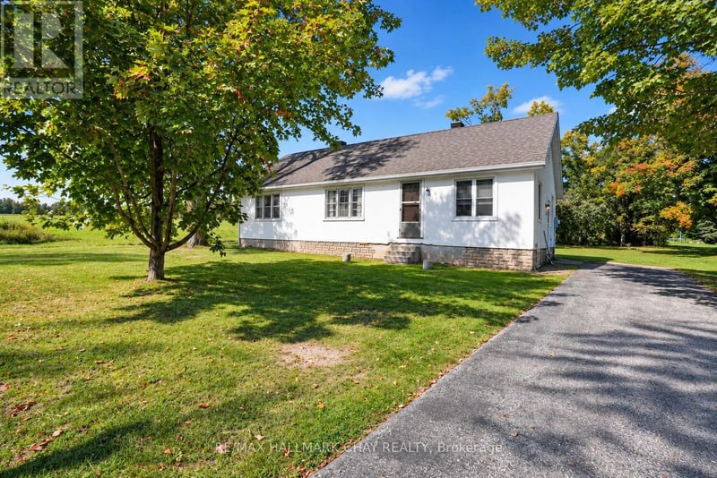 1402 Ridge Road East, Oro-Medonte, Ontario, L0L1T0, Oro-Medonte, Ontario — photo 1 of 5