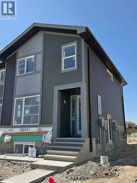 187 Lanark Gate Southeast, Airdrie, Alberta, T4A3R7, Airdrie, Alberta — photo 1 of 5