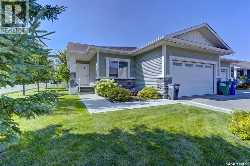 #1 3206 11Th STREET W, Saskatoon, Saskatchewan, S7M5Z1, Saskatoon, Saskatchewan — photo 1 of 5
