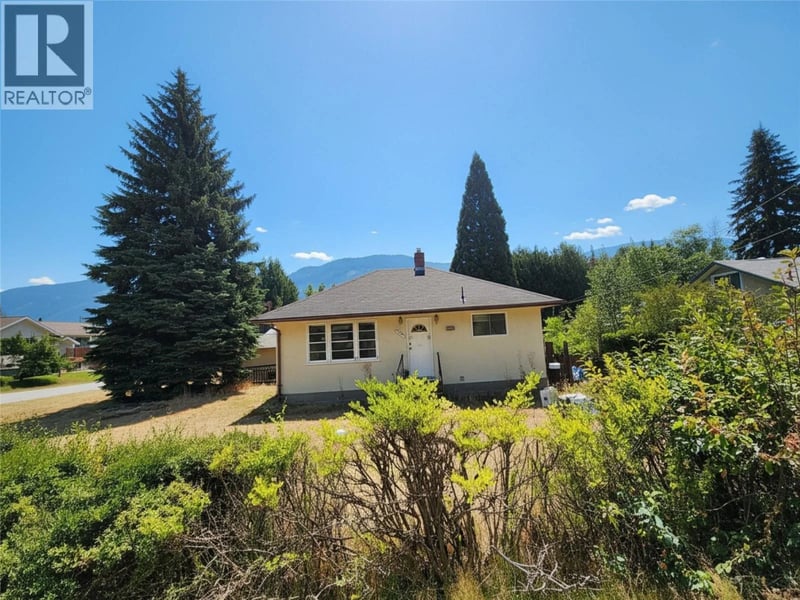 3001 5th Avenue, Castlegar, British Columbia, V1N2V3, Castlegar, British Columbia — photo 1 of 5