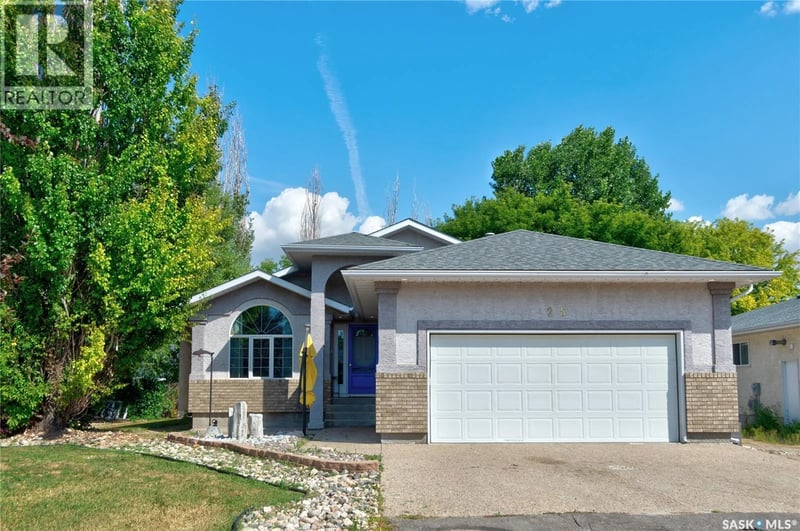 25 Elm BAY, Lumsden, Saskatchewan, S0G3C0, Lumsden, Saskatchewan — photo 1 of 5