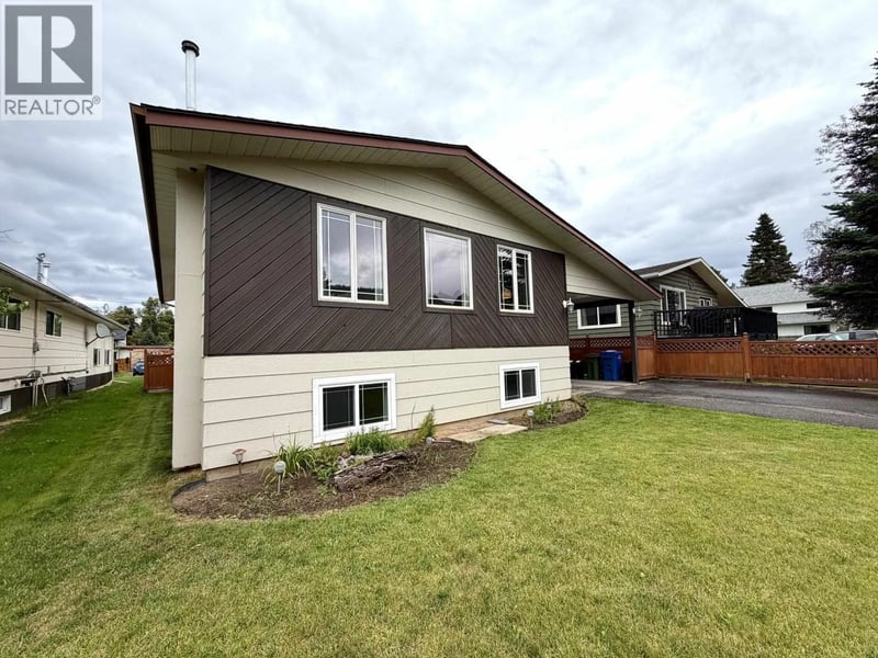 4280 FIRST Avenue, Smithers, British Columbia, V0J2N0, Smithers, British Columbia — photo 1 of 5
