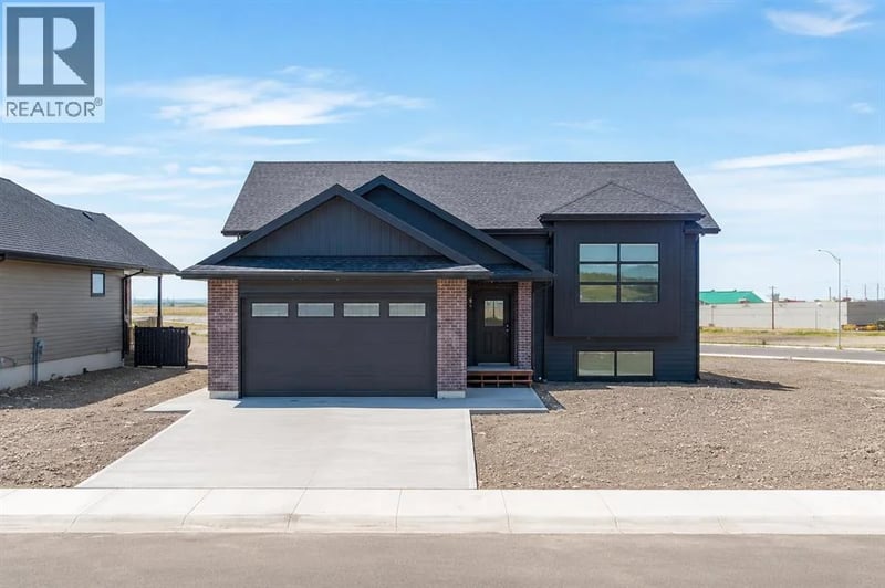 902 Willow Lane, Fort Macleod, Alberta, T0L0Z0, Fort Macleod, Alberta — photo 1 of 5