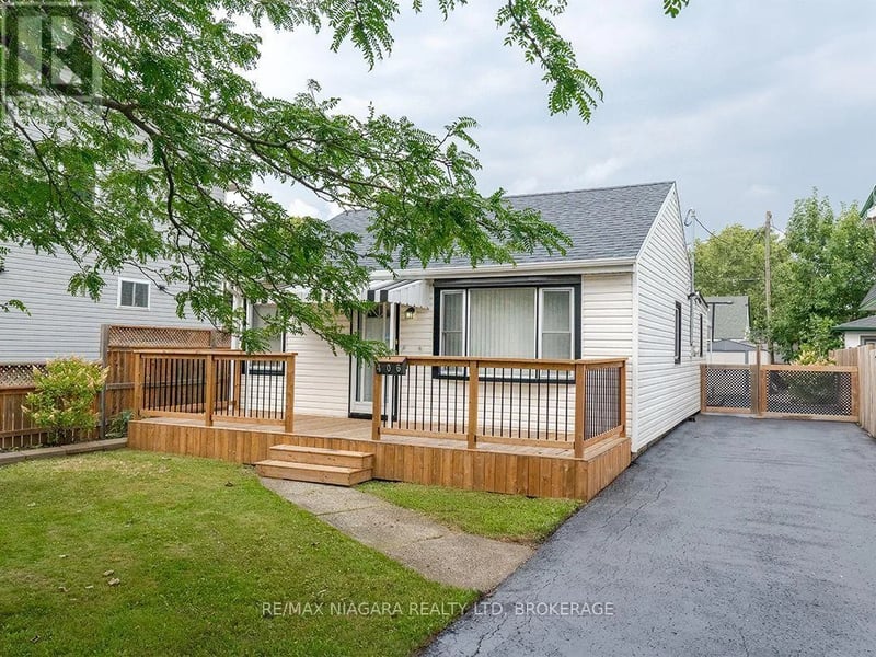 406 Dieppe Street, Welland (Lincoln/Crowland), Ontario, L3B4V4, Welland (Lincoln/Crowland), Ontario — photo 1 of 5