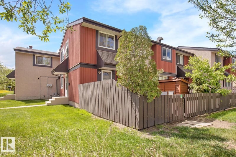 8314 182 ST NW, Edmonton, Alberta, T5T1T9, Edmonton, Alberta — photo 1 of 5