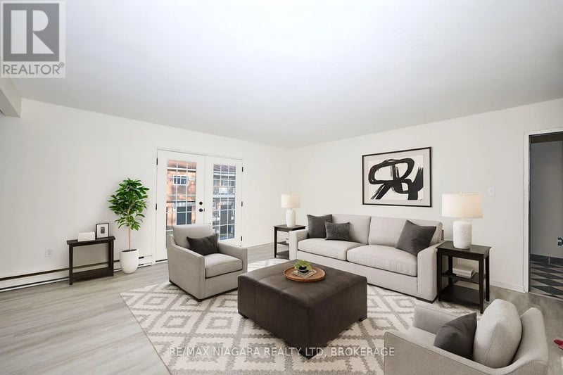 #Unit 9 141 Plymouth Road, Welland (Lincoln/Crowland), Ontario, L3B3C8, Welland (Lincoln/Crowland), Ontario — photo 1 of 5
