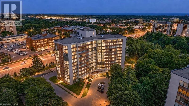 #202 1230 MARLBOROUGH Court, Oakville, Ontario, L6H3K6, Oakville, Ontario — photo 1 of 5