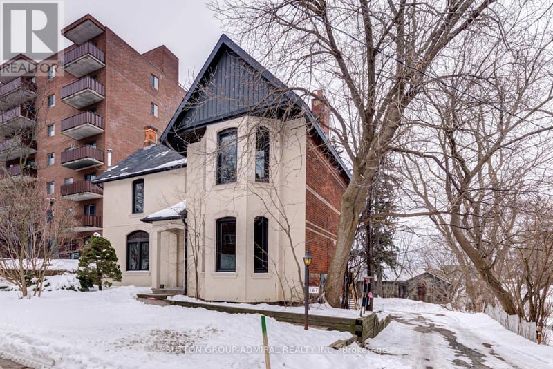 #3 167 Collier Street, Barrie (North Shore), Ontario, L4M1H6, Barrie (North Shore), Ontario — photo 1 of 5