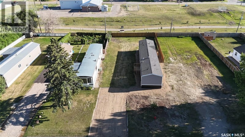 431 Park AVENUE, Outlook, Saskatchewan, S0L2N0, Outlook, Saskatchewan — photo 1 of 5