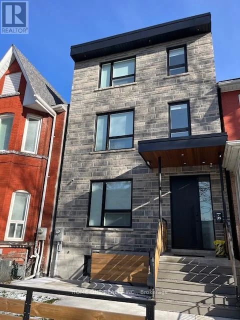 #B03 35 Denison Avenue, Toronto (Kensington-Chinatown), Ontario, M5T2M6, Toronto (Kensington-Chinatown), Ontario — photo 1 of 5