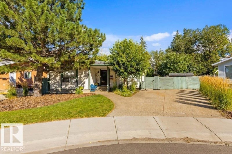 16715 98 ST NW, Edmonton, Alberta, T5X2S8, Edmonton, Alberta — photo 1 of 5