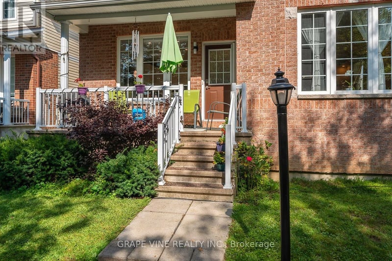 319 Parkin Circle, Ottawa, Ontario, K1T4G6, Ottawa, Ontario — photo 1 of 5