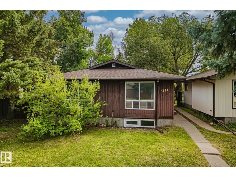 5111 40 AV NW, Edmonton, Alberta, T6L1B3, Edmonton, Alberta — photo 1 of 5