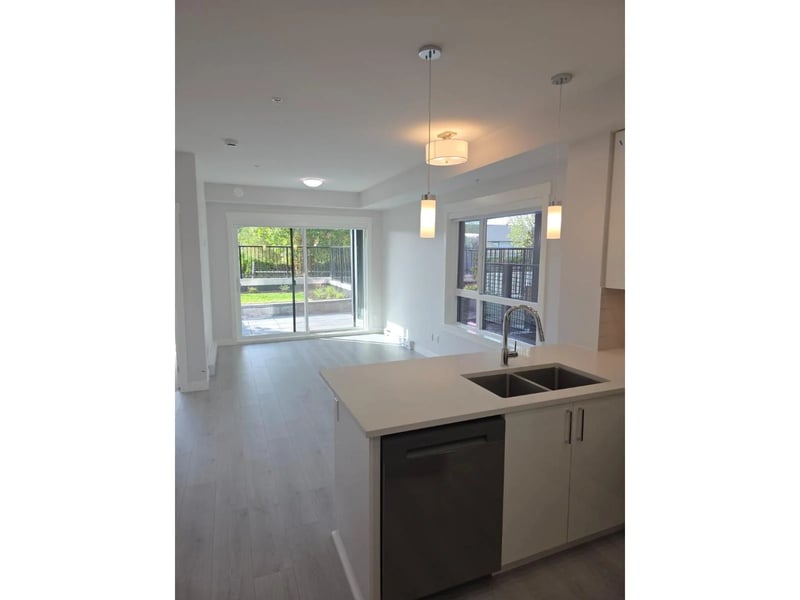 #123 33886 PINE Street, Abbotsford, British Columbia, V2S0N9, Abbotsford, British Columbia — photo 1 of 5