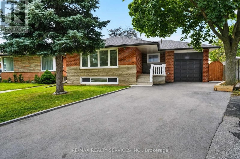 18 Spencely Court, Toronto (Willowridge-Martingrove-Richview), Ontario, M9P1N5, Toronto (Willowridge-Martingrove-Richview), Ontario — photo 1 of 5