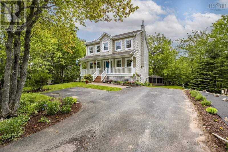 88 Lochmoor Lane, Dartmouth, Nova Scotia, B2W6C8, Dartmouth, Nova Scotia — photo 1 of 5