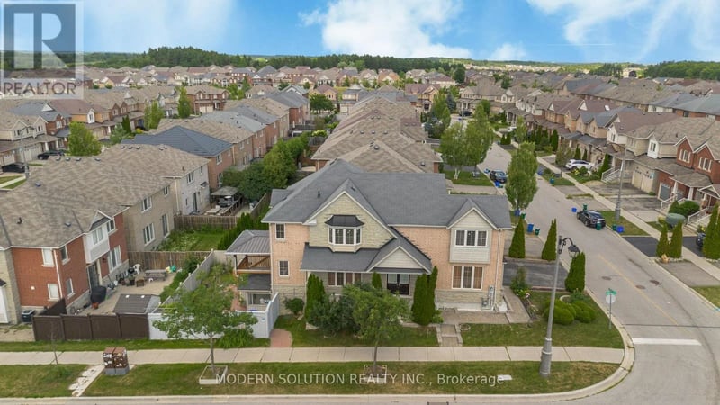 4 Overhold Crescent, Richmond Hill (Jefferson), Ontario, L4E0L4, Richmond Hill (Jefferson), Ontario — photo 1 of 5