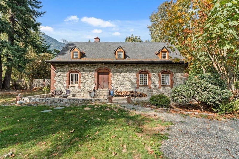 20738 LANDSTROM Road, Hope, British Columbia, V0X1L3, Hope, British Columbia — photo 1 of 5