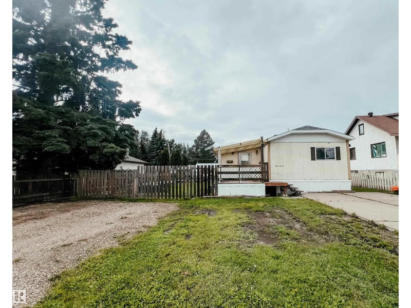 4912 52 ST, Entwistle, Alberta, T0E0S0, Entwistle, Alberta — photo 1 of 5