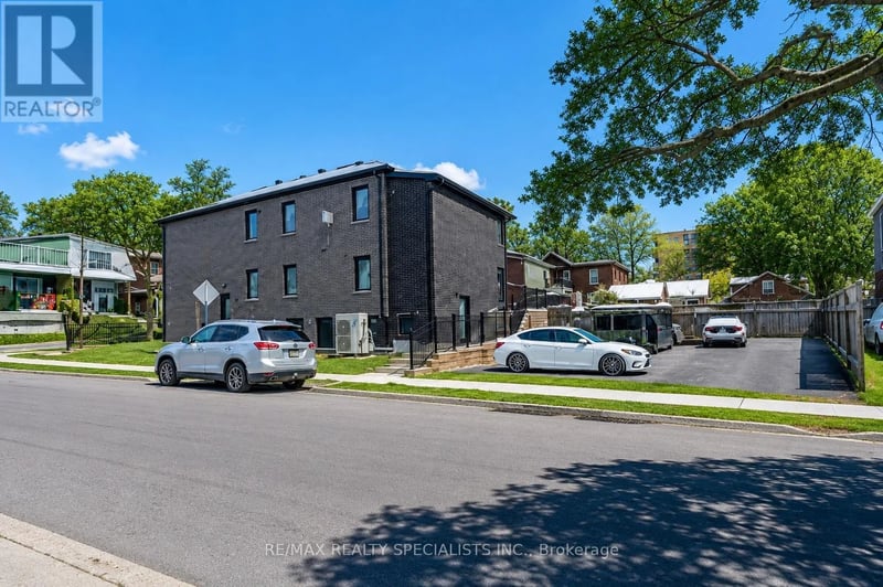 1659 Gerrard Street East, Toronto (Woodbine Corridor), Ontario, M4L2A9, Toronto (Woodbine Corridor), Ontario — photo 1 of 5