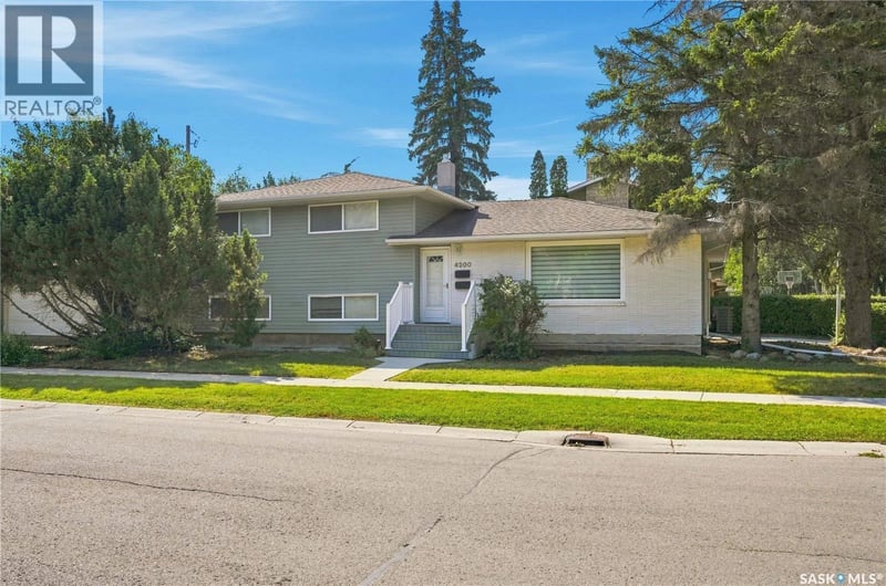 4200 Hillsdale STREET, Regina, Saskatchewan, S4S3Z2, Regina, Saskatchewan — photo 1 of 5
