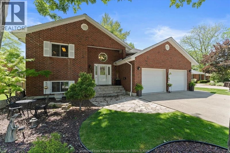 270 Irwin Avenue, Essex, Ontario, N8M2T6, Essex, Ontario — photo 1 of 5
