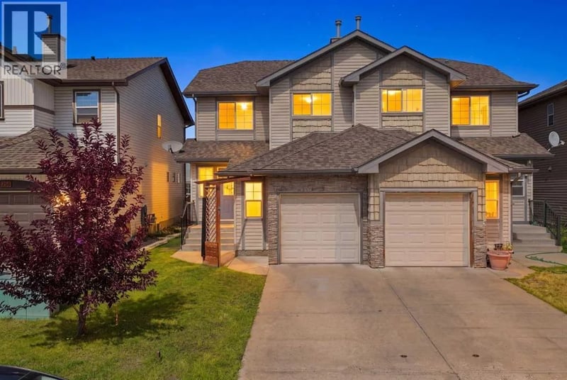 754 Luxstone Gate Southwest, Airdrie, Alberta, T4B0H3, Airdrie, Alberta — photo 1 of 5