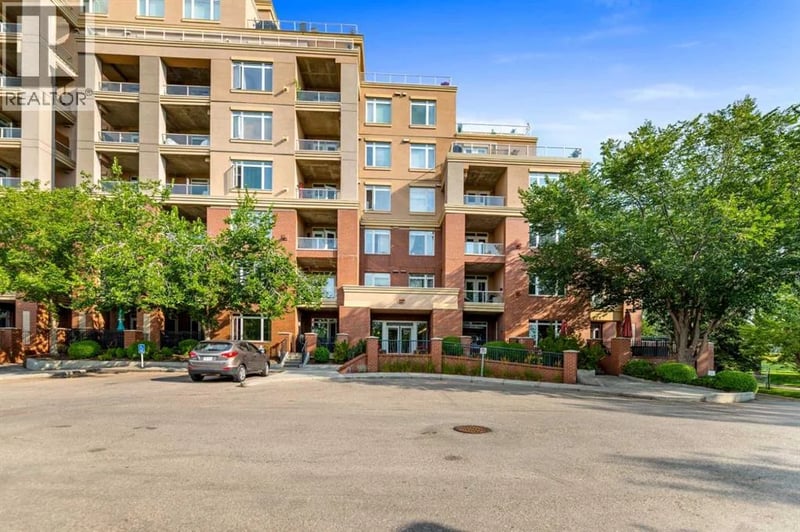 24 Hemlock Crescent Southwest, Calgary, Alberta, T3C2Z1, Calgary, Alberta — photo 1 of 5