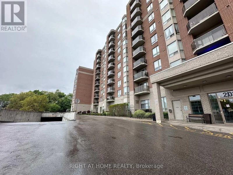 #702 2088 Lawrence Avenue West, Toronto (Weston), Ontario, M9N3Z9, Toronto (Weston), Ontario — photo 1 of 5