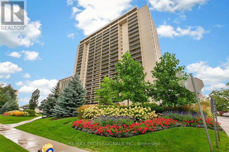#502 299 Mill Road, Toronto (Markland Wood), Ontario, M9C4V9, Toronto (Markland Wood), Ontario — photo 1 of 5