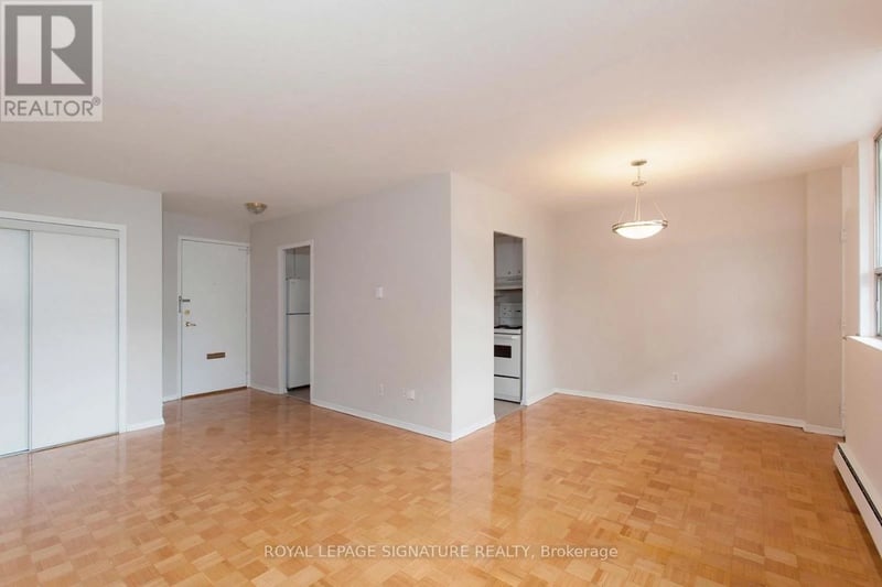 #601 525 Eglinton Avenue, Toronto (Mount Pleasant East), Ontario, M4P1N5, Toronto (Mount Pleasant East), Ontario — photo 1 of 5