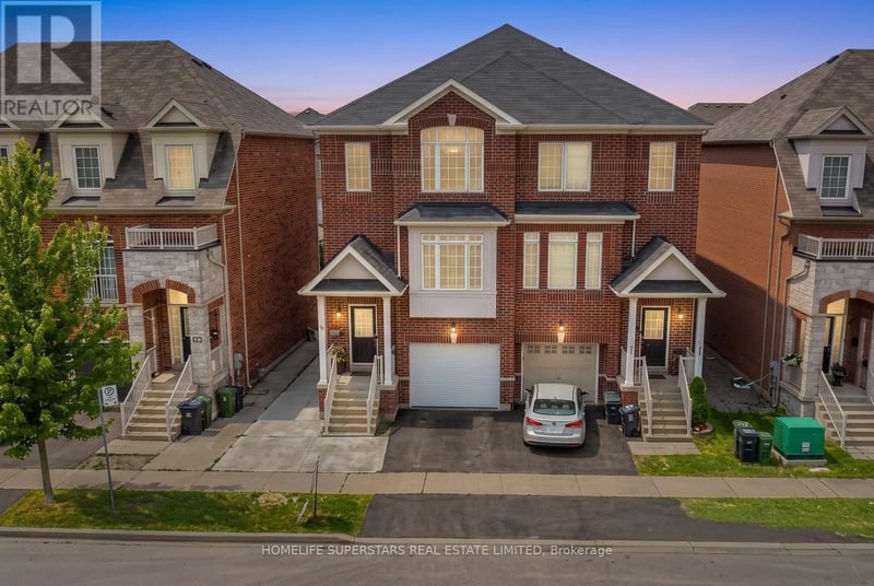 18 Mary Chapman Boulevard, Toronto (Humberlea-Pelmo Park), Ontario, M9M0B2, Toronto (Humberlea-Pelmo Park), Ontario — photo 1 of 5