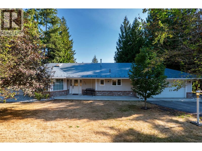 2371 Forest View Place, Blind Bay, British Columbia, V0E1H2, Blind Bay, British Columbia — photo 1 of 5